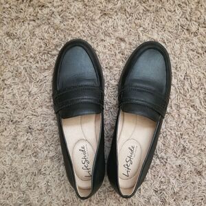 NWOT Life Stride Leather Shoes